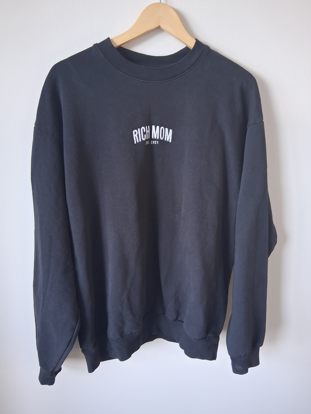 Rich Mom Black Crewneck Sweatshirt - Unbranded